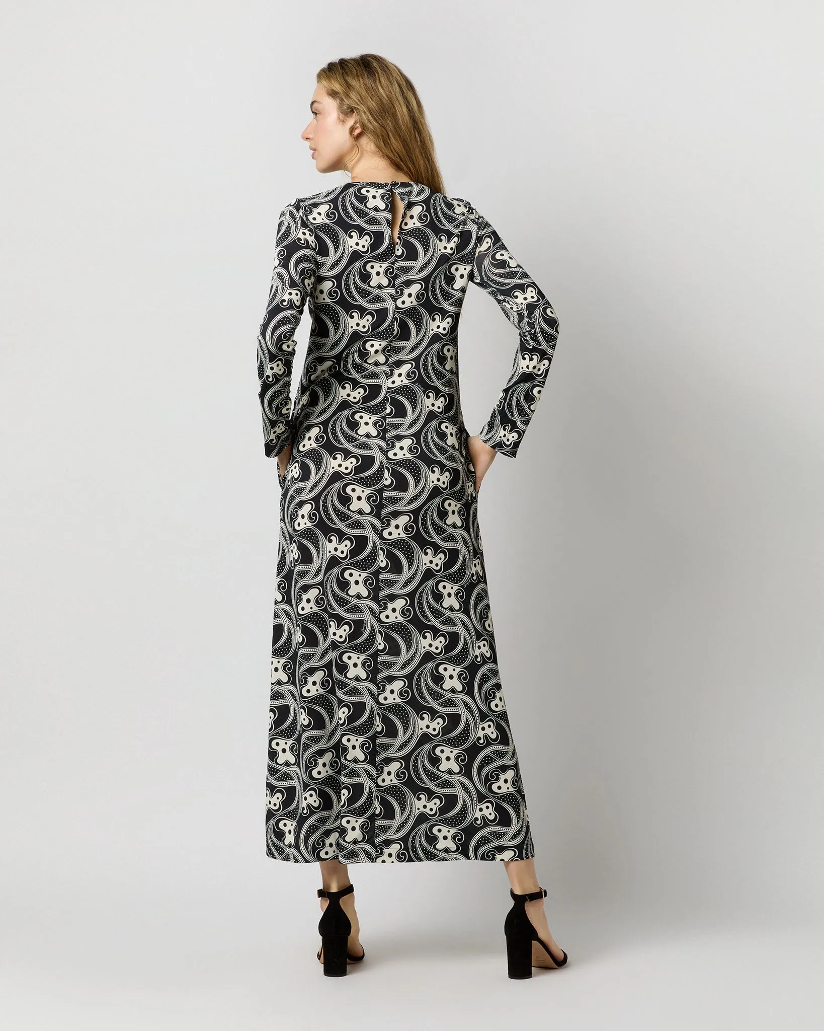 Long Sleeve Swing Dress in Black/White Aperol Flowy Jersey